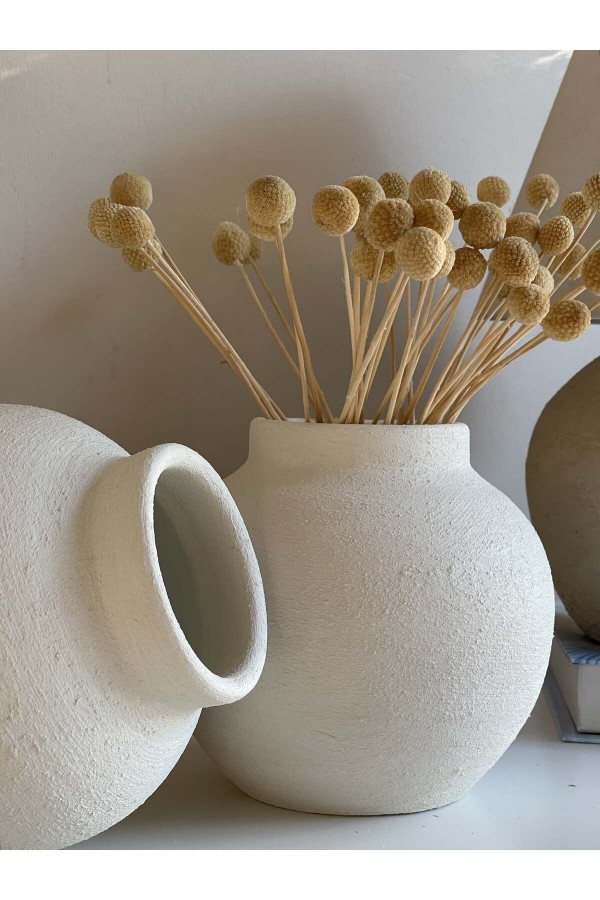 LARA DOKULU VE MAT VAZO