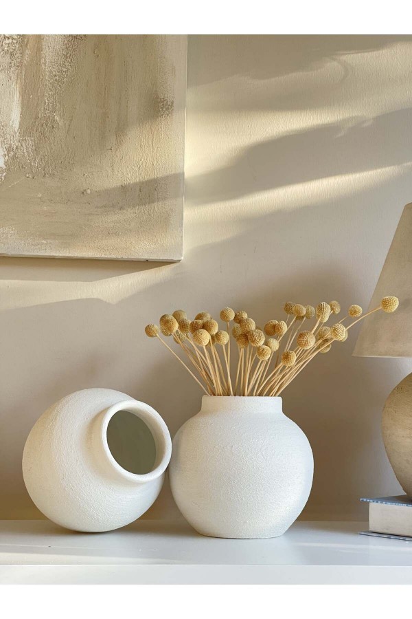 LARA DOKULU VE MAT VAZO